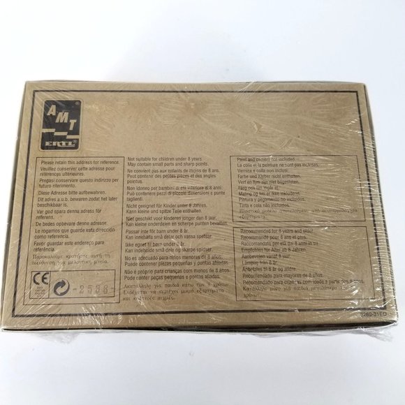 AMT 1998 GM Chevrolet Corvette Convertible 1:25 Model Kit Black L 2 Assembly Req - Picture 5 of 7